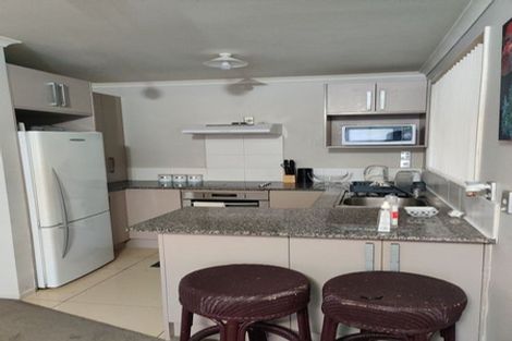 Photo of property in 404a Te Atatu Road, Te Atatu Peninsula, Auckland, 0610