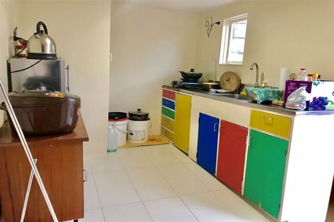 Photo of property in 2/4 Ross Avenue, Glenfield, Auckland, 0629