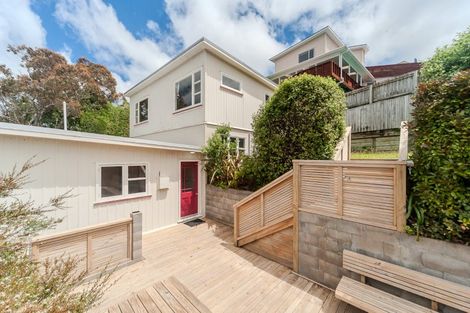 Photo of property in 64 Eden Street, Island Bay, Wellington, 6023