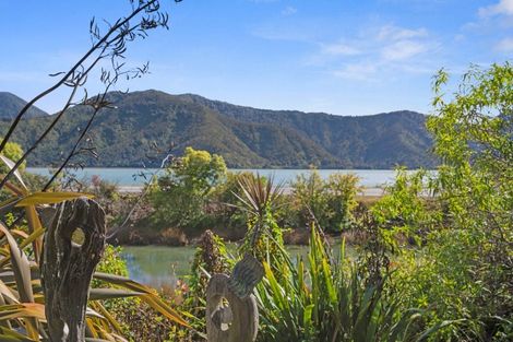 Photo of property in 16 Old Coach Road, Havelock, 7100