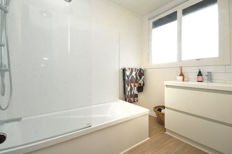 Photo of property in 1/79 Everglade Drive, Goodwood Heights, Auckland, 2105