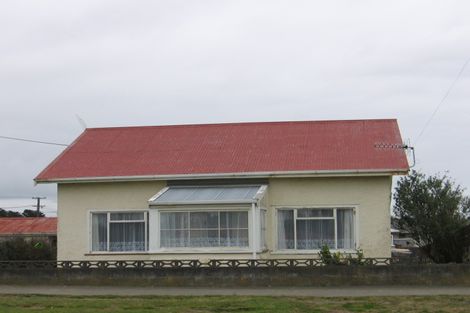 Photo of property in 72 Avenue Road, Foxton, 4814