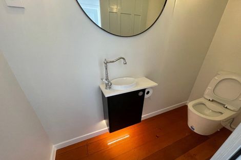 Photo of property in 2 Blacks Road, Greenhithe, Auckland, 0632