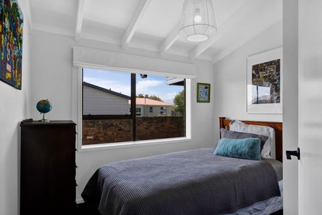 Photo of property in 10 Kamahi Avenue, Hawera, 4610