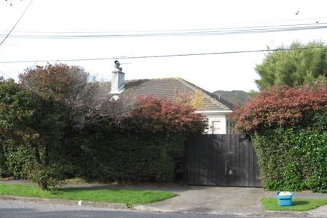 Photo of property in 74 Hall Crescent, Epuni, Lower Hutt, 5011