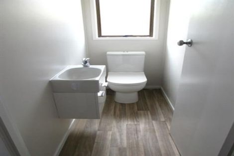 Photo of property in 8 Mayer Place, Ranui, Auckland, 0612