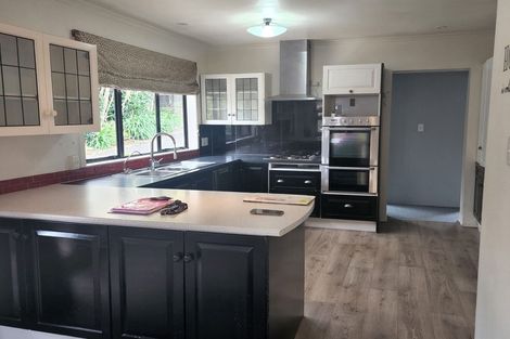 Photo of property in 196 Main Road South, Raumati South, Paraparaumu, 5032