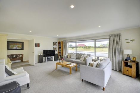 Photo of property in 64 Feist Street, Carterton, 5713