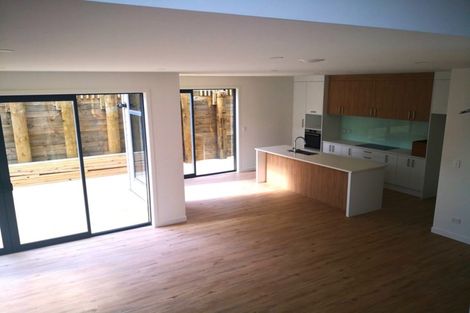 Photo of property in 22c Dallinghoe Crescent, Milford, Auckland, 0620