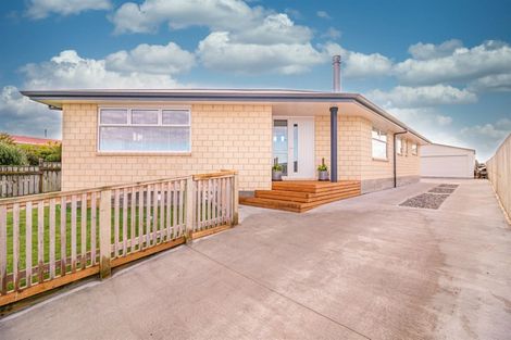 Photo of property in 98 Matai Street, Castlecliff, Whanganui, 4501