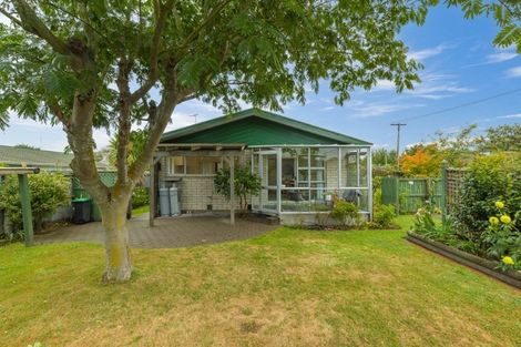 Photo of property in 42 Crofton Road, Harewood, Christchurch, 8051