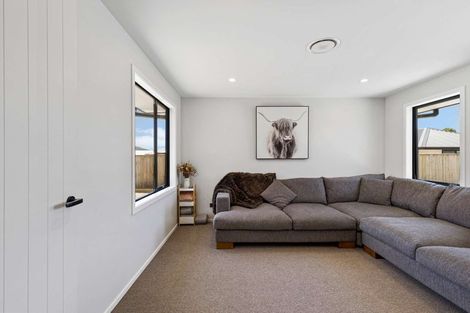 Photo of property in 38 George Fyfe Way, Wakefield, 7025