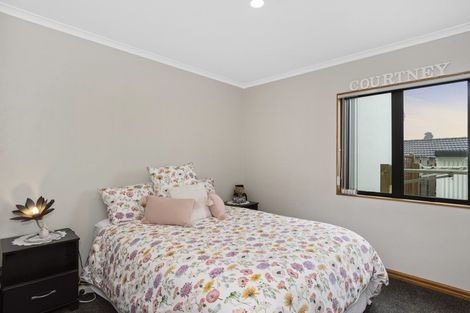 Photo of property in 76 Village Park Drive, Welcome Bay, Tauranga, 3112