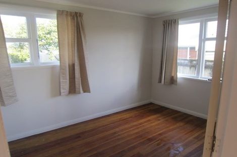 Photo of property in 4 Douglas Crescent, Fairfield, Hamilton, 3214