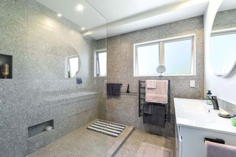 Photo of property in 68 Dixon Road, Glenview, Hamilton, 3206