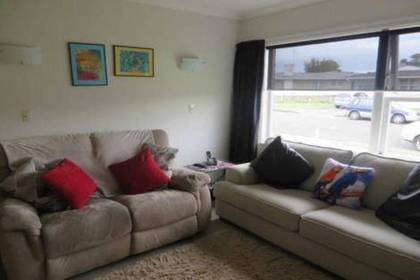 Photo of property in 55 Karaka Crescent, Levin, 5510