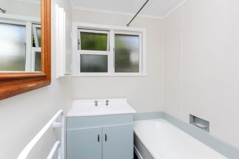 Photo of property in 9 Sardinha Place, Marfell, New Plymouth, 4310