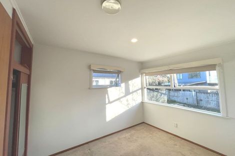 Photo of property in 15 La Rosa Street, Green Bay, Auckland, 0604