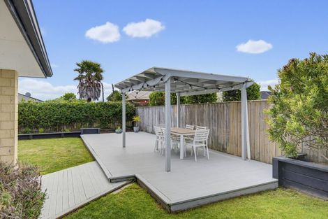 Photo of property in 1 William Noel Place, Waikanae Beach, Waikanae, 5036