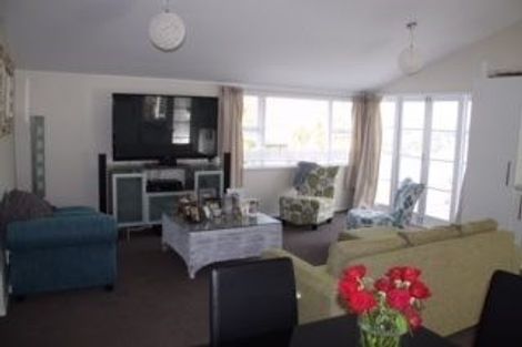 Photo of property in 1/46 Gulf View Road, Murrays Bay, Auckland, 0630