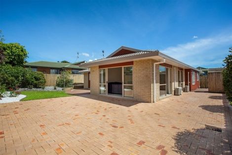 Photo of property in 30 Vanderbilt Parade, Albany, Auckland, 0632