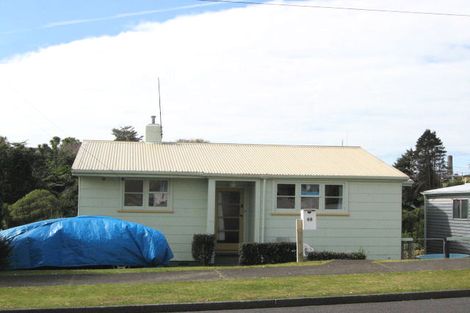 Photo of property in 64 Banks Street, Marfell, New Plymouth, 4310