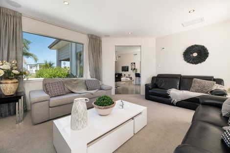 Photo of property in 42 Cassinia Close, Papamoa Beach, Papamoa, 3118