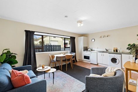 Photo of property in 1/52 Russell Terrace, Berhampore, Wellington, 6023