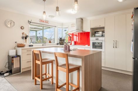 Photo of property in 18 Hamon Place, Pukehangi, Rotorua, 3015