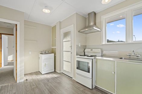 Photo of property in 8 Oregon Drive, Maoribank, Upper Hutt, 5018