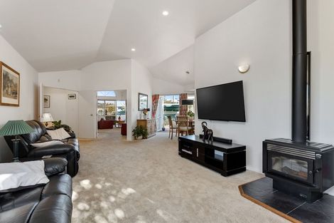 Photo of property in 8 Caversham Drive, Torbay, Auckland, 0630