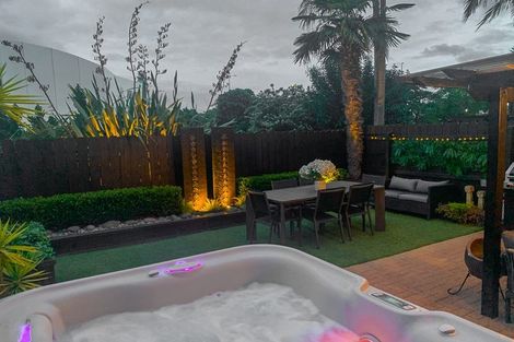 Photo of property in 10 Puma Drive, Golflands, Auckland, 2013