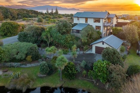 Photo of property in 8 Beachview Grove, Peka Peka, Waikanae, 5391