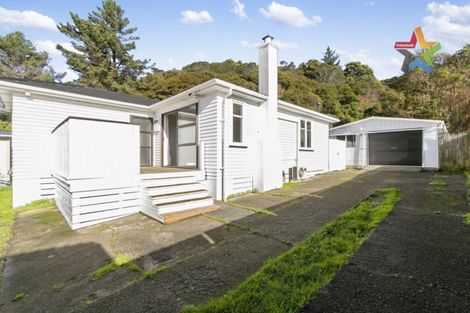 Photo of property in 121 Wellington Road, Wainuiomata, Lower Hutt, 5014