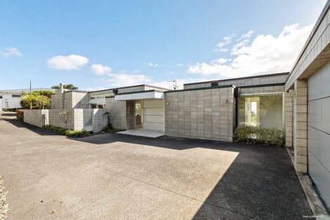 Photo of property in 25 Braemar Road, Castor Bay, Auckland, 0620