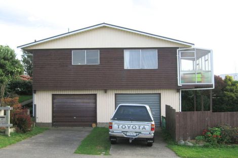 Photo of property in 67a Baylands Drive, Newlands, Wellington, 6037