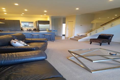 Photo of property in The Strand, 3/16 Ronald Street, Strandon, New Plymouth, 4312