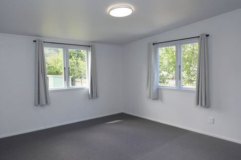 Photo of property in 88 Amohia Street, Paraparaumu, 5032