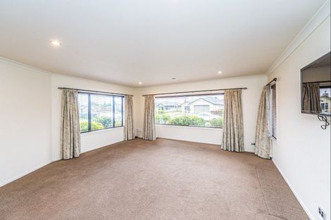 Photo of property in 1 Gilligan Close, College Estate, Whanganui, 4500
