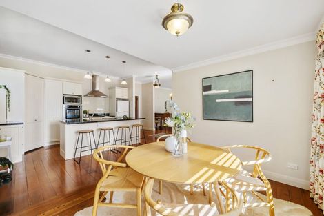 Photo of property in 18 Burnell Avenue, Thorndon, Wellington, 6011