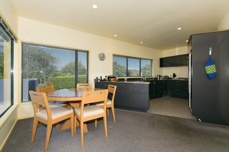 Photo of property in 20 Ridge Lane, New Plymouth, 4310