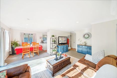 Photo of property in 2/363 Pakuranga Road, Pakuranga Heights, Auckland, 2010