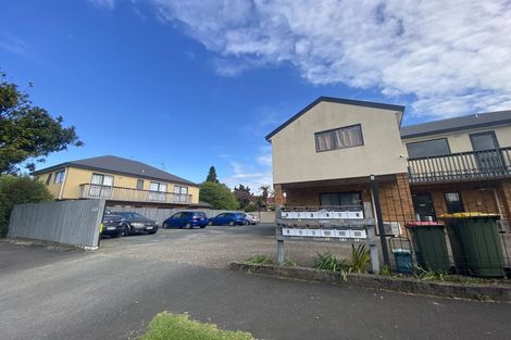 Photo of property in 2 Vine Street, Hillcrest, Hamilton, 3216