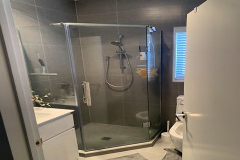 Photo of property in 1/21 Newham Place, Henderson, Auckland, 0612