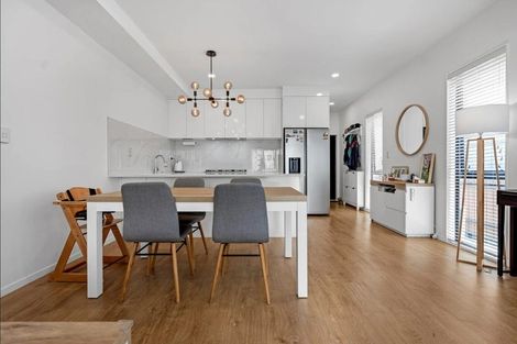 Photo of property in 5b Frontier Lane, Flat Bush, Auckland, 2019