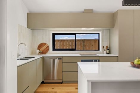 Photo of property in 44 Forage Road, Jacks Point, 9371