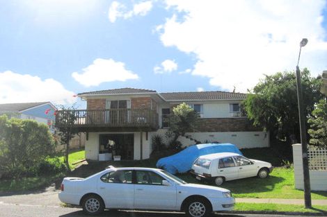 Photo of property in 5 Waikaremoana Place, Pakuranga Heights, Auckland, 2010