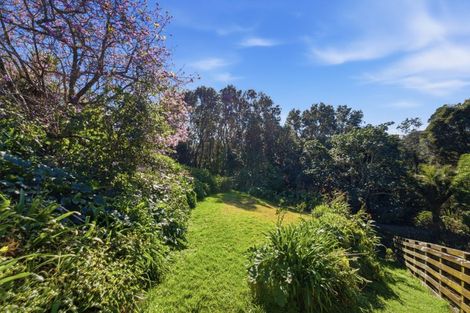 Photo of property in 27 Wairau Road, Oakura, 4314