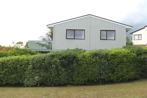 Photo of property in 3 Raphael Place, West Harbour, Auckland, 0618