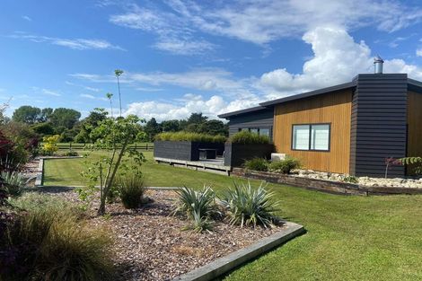 Photo of property in 24 Ivy Lane, Ohau, Levin, 5570